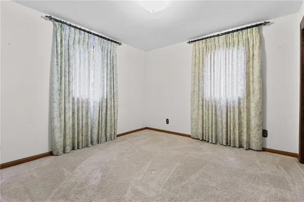 $415,000 | 146 Southeast 180th Road, Warrensburg, MO 64093