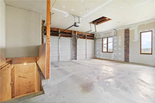 $415,000 | 146 Southeast 180th Road, Warrensburg, MO 64093