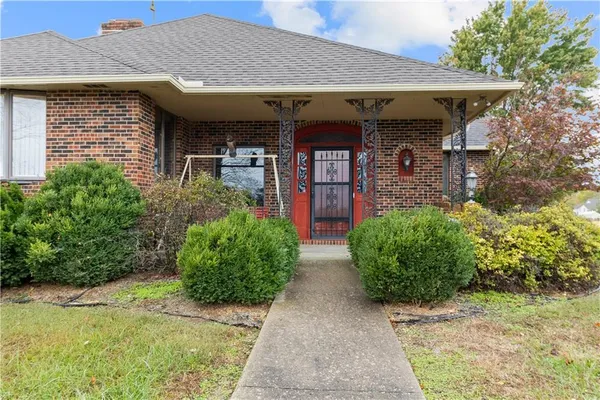 $390,000 | 146 Southeast 180th Road, Warrensburg, MO 64093