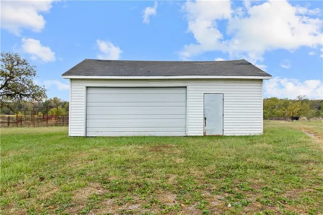 $415,000 | 146 Southeast 180th Road, Warrensburg, MO 64093