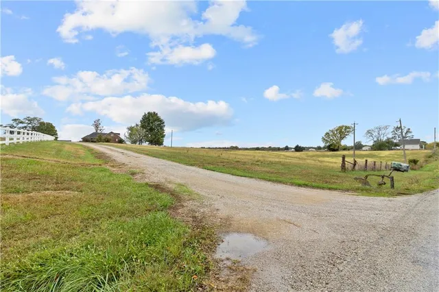 $415,000 | 146 Southeast 180th Road, Warrensburg, MO 64093
