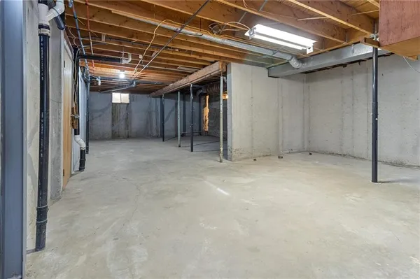 $415,000 | 146 Southeast 180th Road, Warrensburg, MO 64093