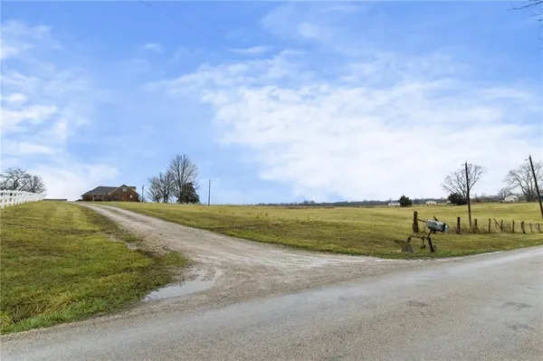 $415,000 | 146 Southeast 180th Road, Warrensburg, MO 64093