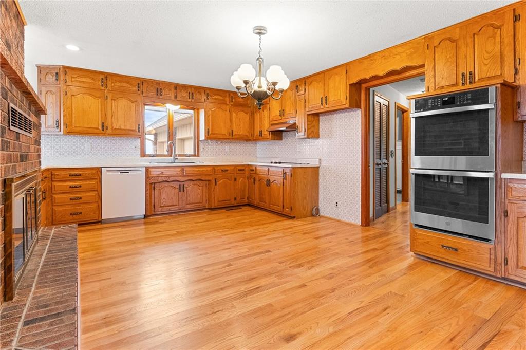 146 Southeast 180th Road Warrensburg, MO 64093 - Photo 7 of 47