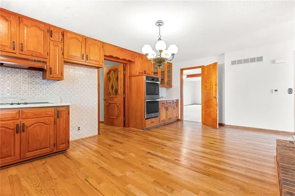 $390,000 | 146 Southeast 180th Road, Warrensburg, MO 64093