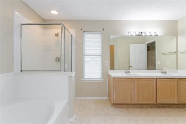 $2,600 | 1308 Dundee Drive, Arlington, TX 76002
