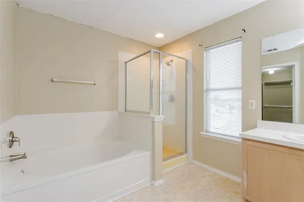 $2,600 | 1308 Dundee Drive, Arlington, TX 76002