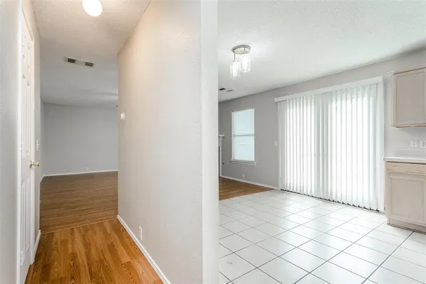 $2,600 | 1308 Dundee Drive, Arlington, TX 76002