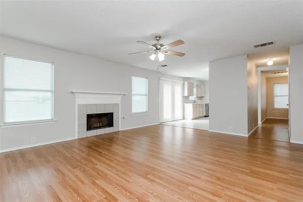 $2,600 | 1308 Dundee Drive, Arlington, TX 76002