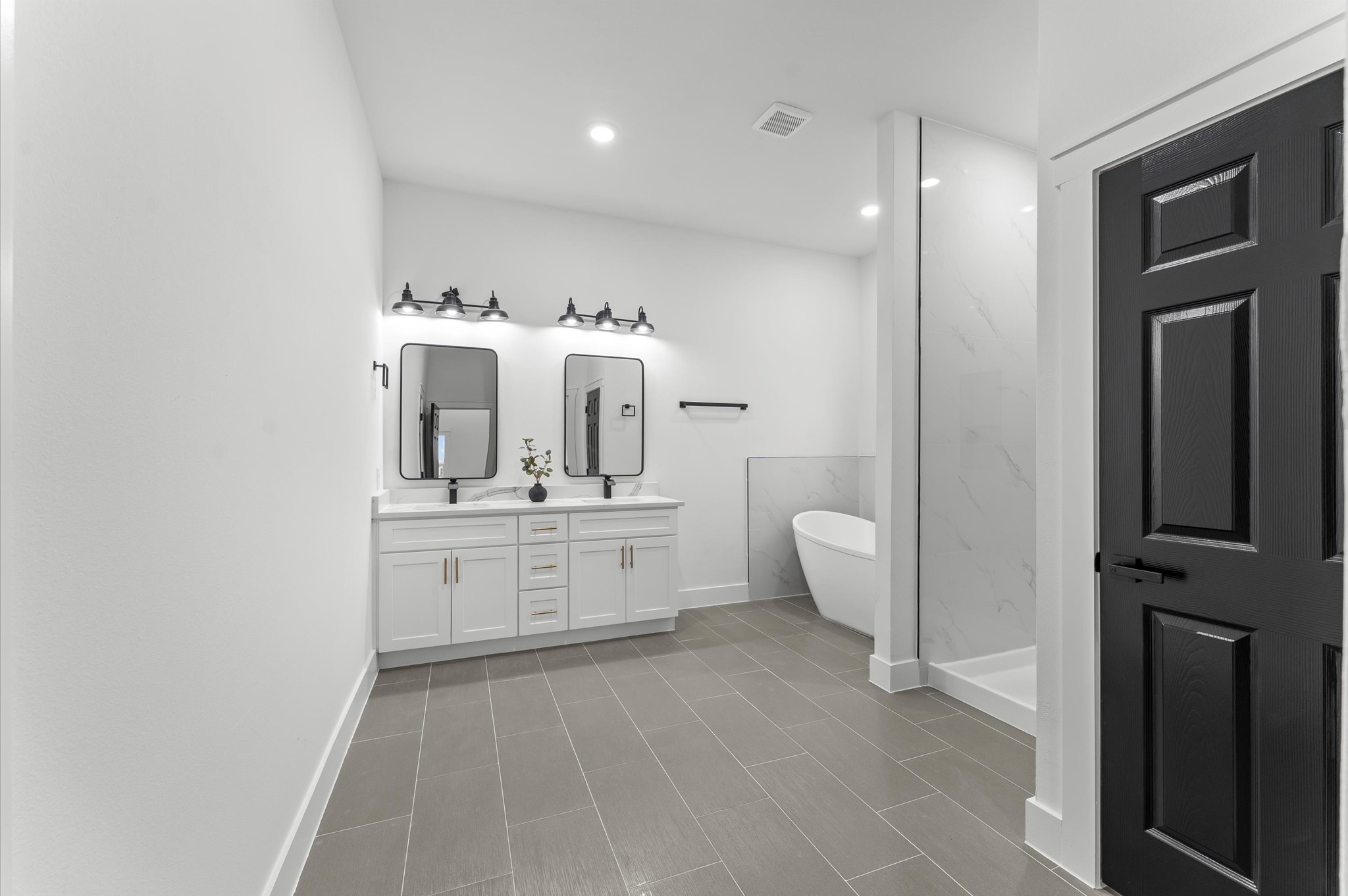 1133 Longleaf Pne Street Huffman, TX 77336 - Photo 19 of 25 Elegant finishes throughout with a designer touch.