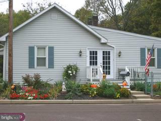 9 Moores Court Quakertown, PA 18951 - Photo 2 of 6