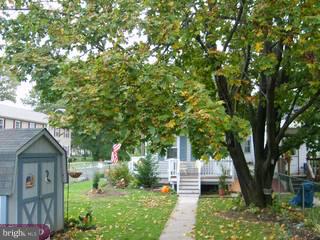 9 Moores Court Quakertown, PA 18951 - Photo 3 of 6