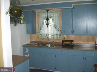 9 Moores Court Quakertown, PA 18951 - Photo 4 of 6