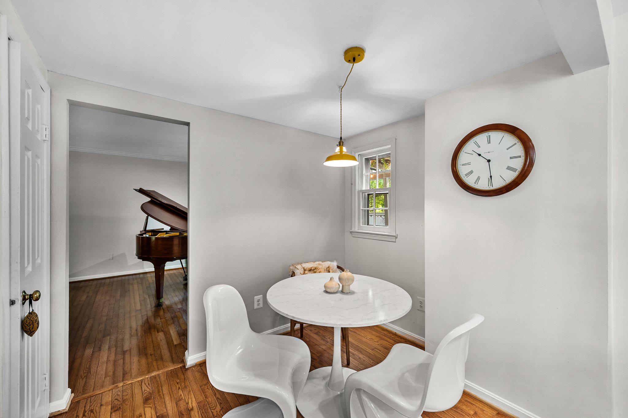 2085 Cobblestone Lane Reston, VA 20191 - Photo 6 of 64 Enjoy a meal in the breakfast nook