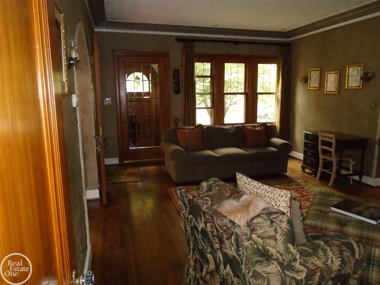 738 Rivard Boulevard Grosse Pointe, MI 48230 - Photo 6 of 30 31327459-5.JPG
