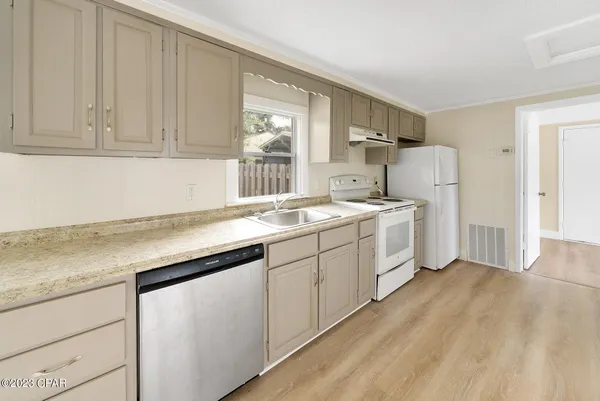 $1,700 | 206 East 2nd Court, Unit A, Panama City, FL 32401