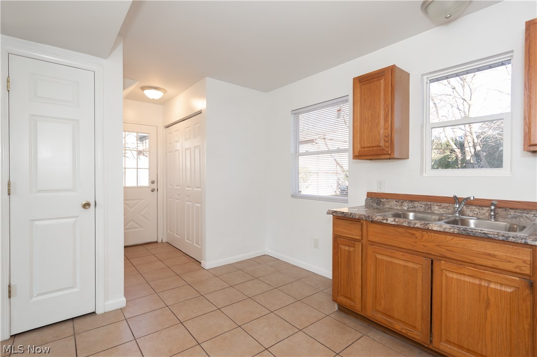 577 Thayer Street Akron, OH 44310 - Photo 10 of 28 Gallery Image 10