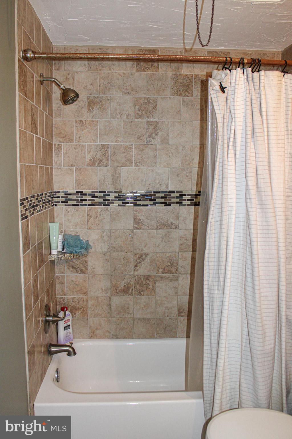 10818 Perrin Road Philadelphia, PA 19154 - Photo 18 of 28