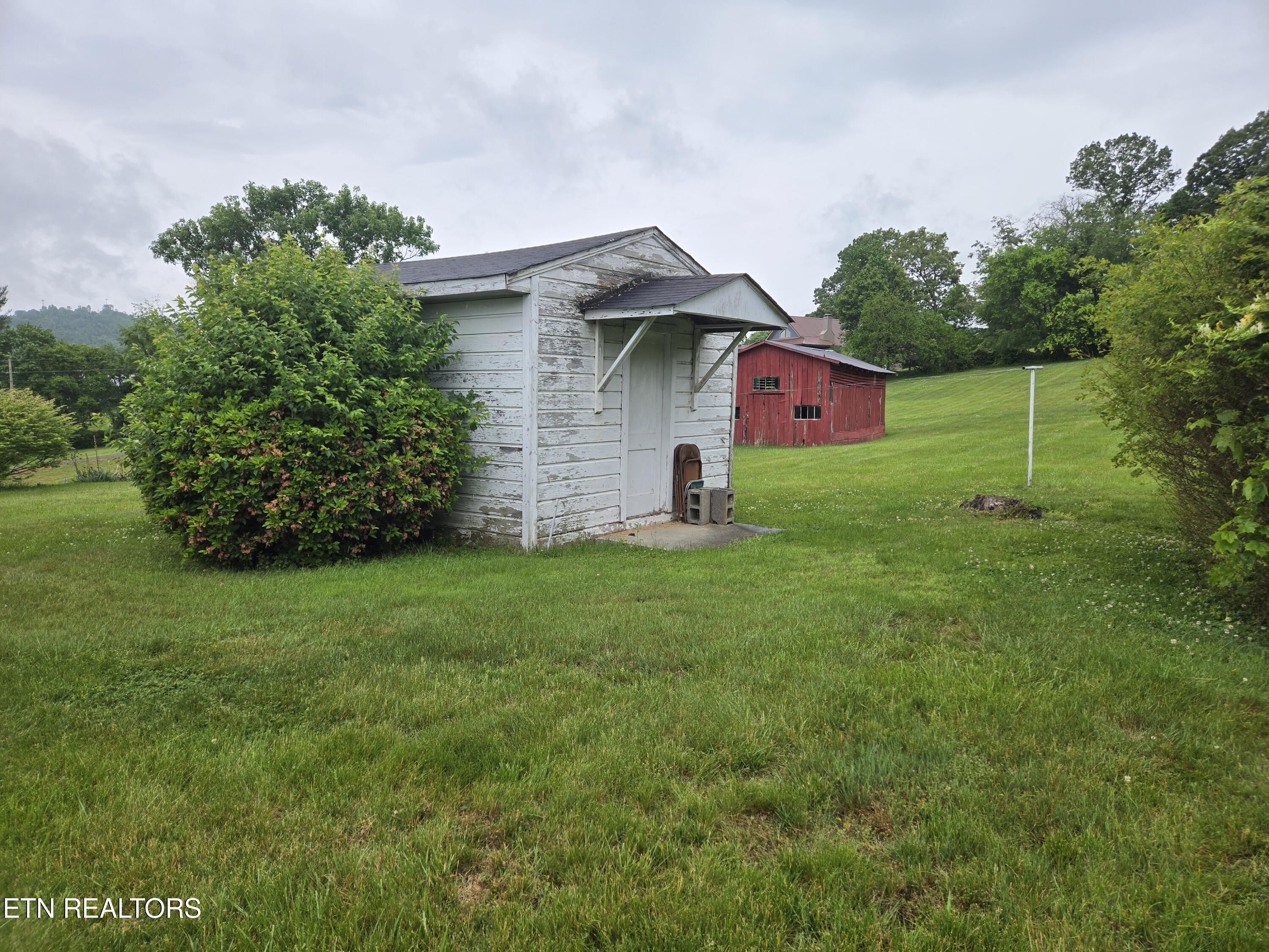 1111 Spout Springs Road Morristown, TN 37814 - Photo 5 of 8 5