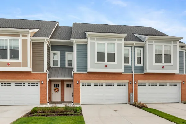 $4,460 | 28295 Torch Parkway, Warrenville, IL 60555