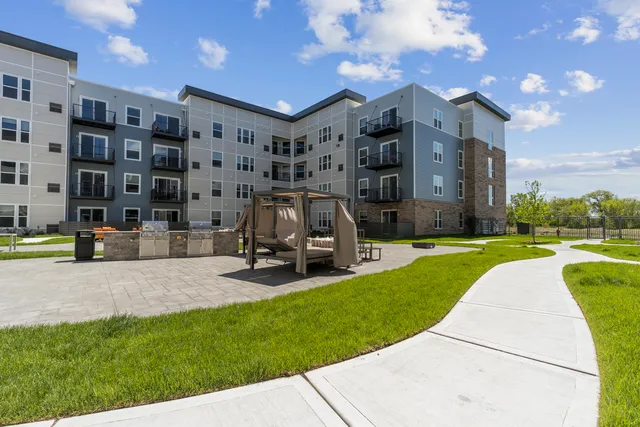 $4,460 | 28295 Torch Parkway, Warrenville, IL 60555