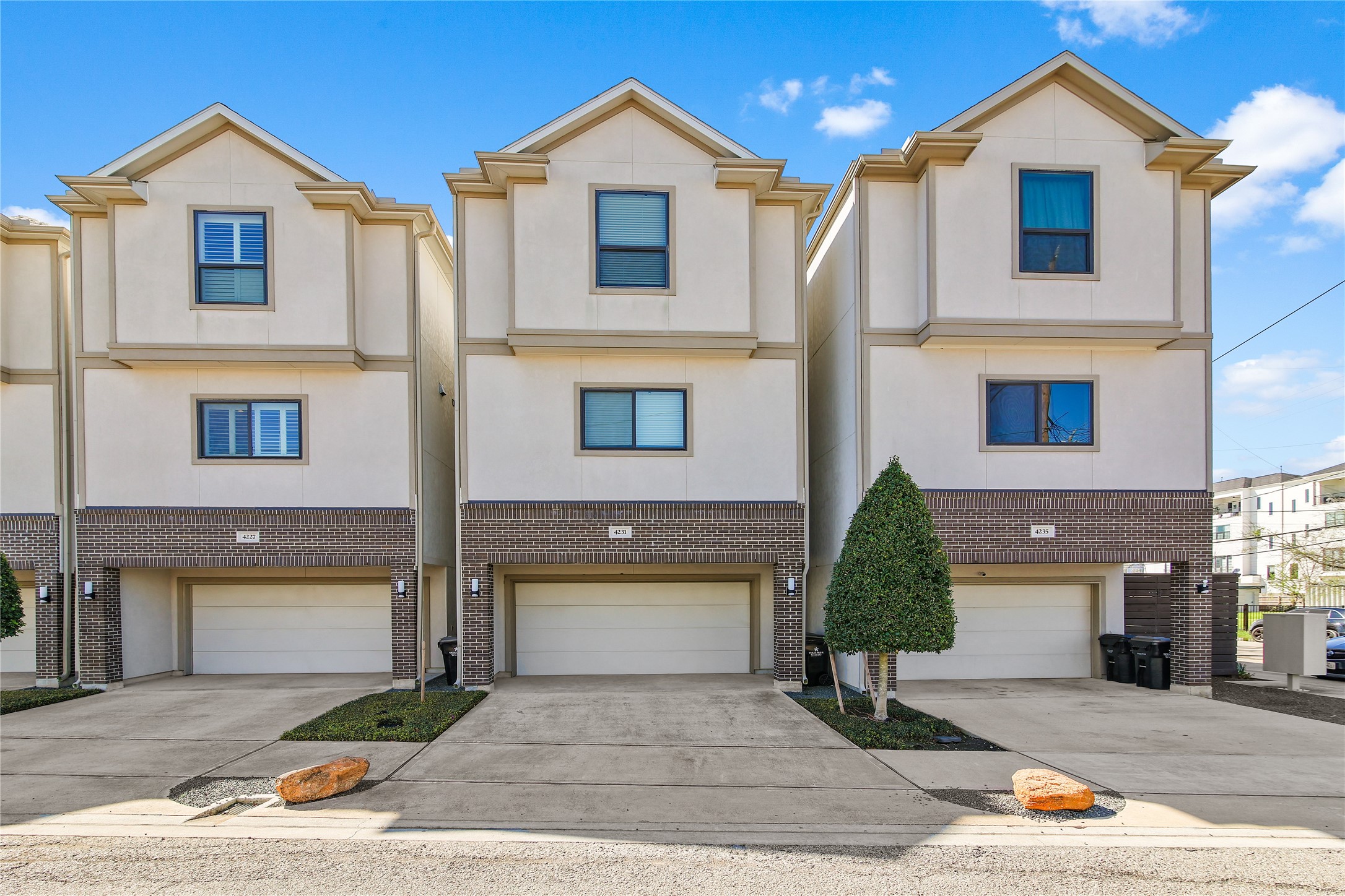 4231 Allen Street Houston, TX 77007 - Photo 31 of 31 a front view of a house with a yard