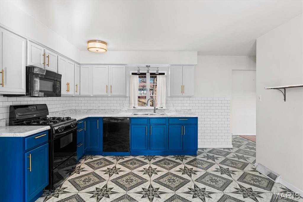 702 Mary Jane Street Lebanon, IL 62254 - Photo 11 of 37