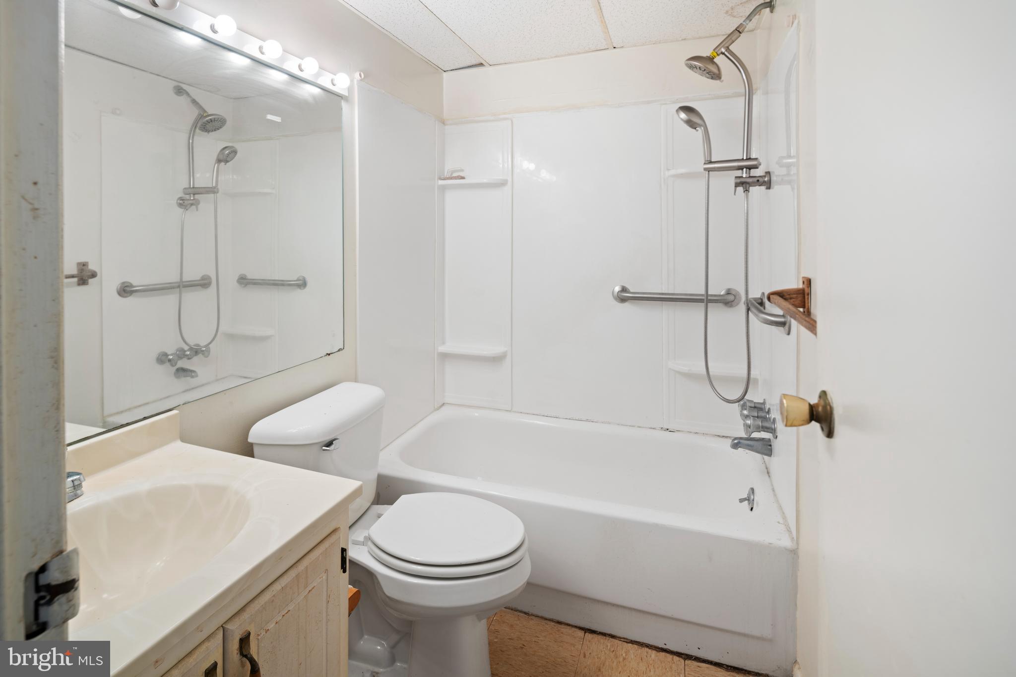 3421 West Chester Pike, Unit A32 Newtown Square, PA 19073 - Photo 9 of 13 Gallery Image 9
