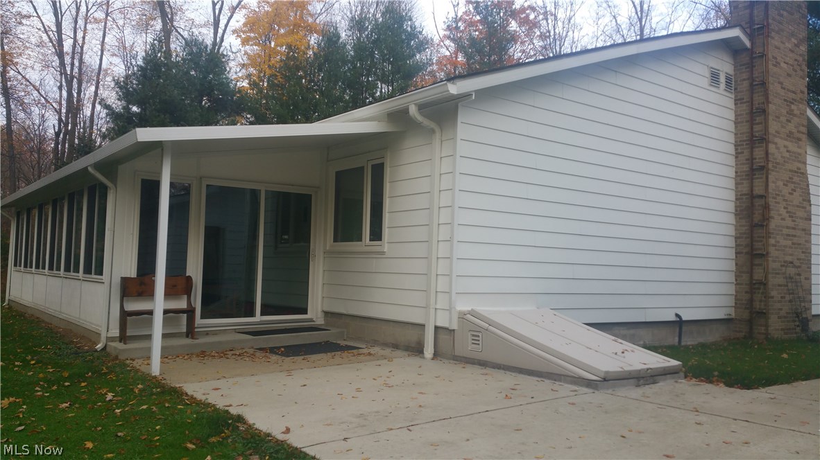 7083 Phillips Rice Road Cortland, OH 44410 - Photo 5 of 11 Gallery Image 5
