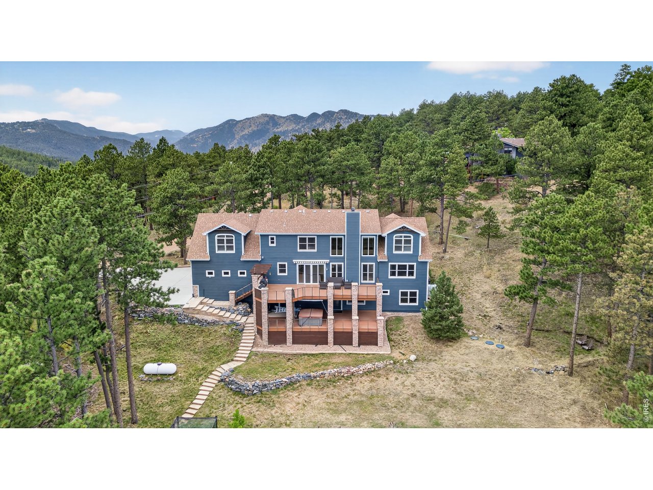 820 Peakview Road Boulder, CO 80302 - Photo 2 of 50 a balcony with furniture and a garden
