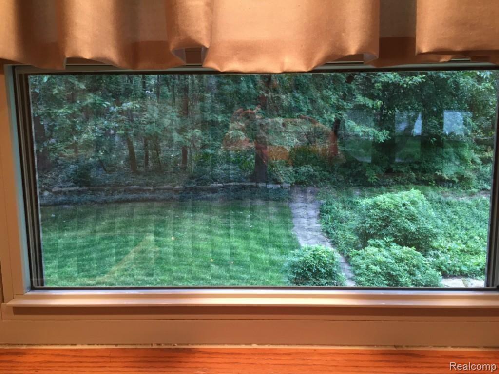 9090 Cherokee Road Clarkston, MI 48348 - Photo 27 of 32