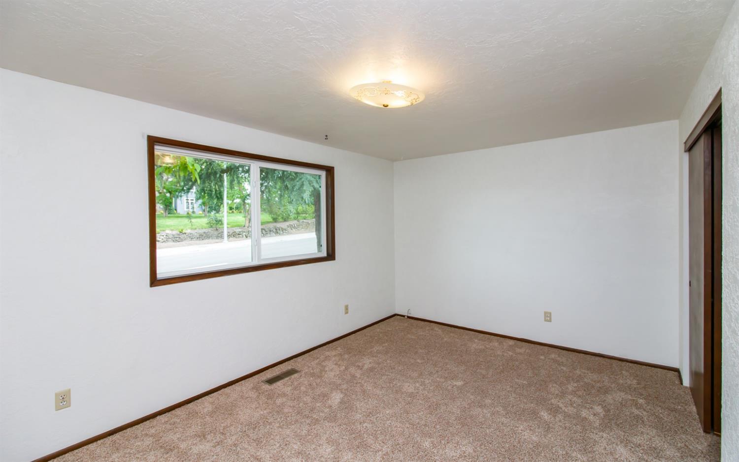 2894 Lone Pine Road Medford, OR 97504 - Photo 13 of 26 Additional Photo