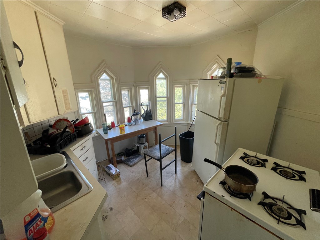 244 Kenwood Avenue Rochester, NY 14611 - Photo 12 of 29