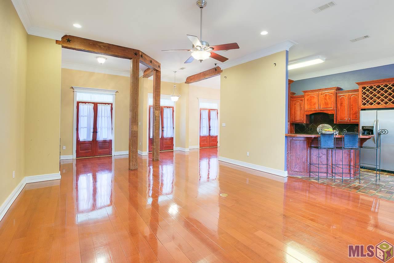 16208 Jay Road Prairieville, LA 70769 - Photo 2 of 12 Foyer/Living