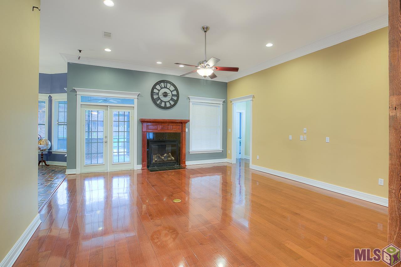 16208 Jay Road Prairieville, LA 70769 - Photo 3 of 12 Den