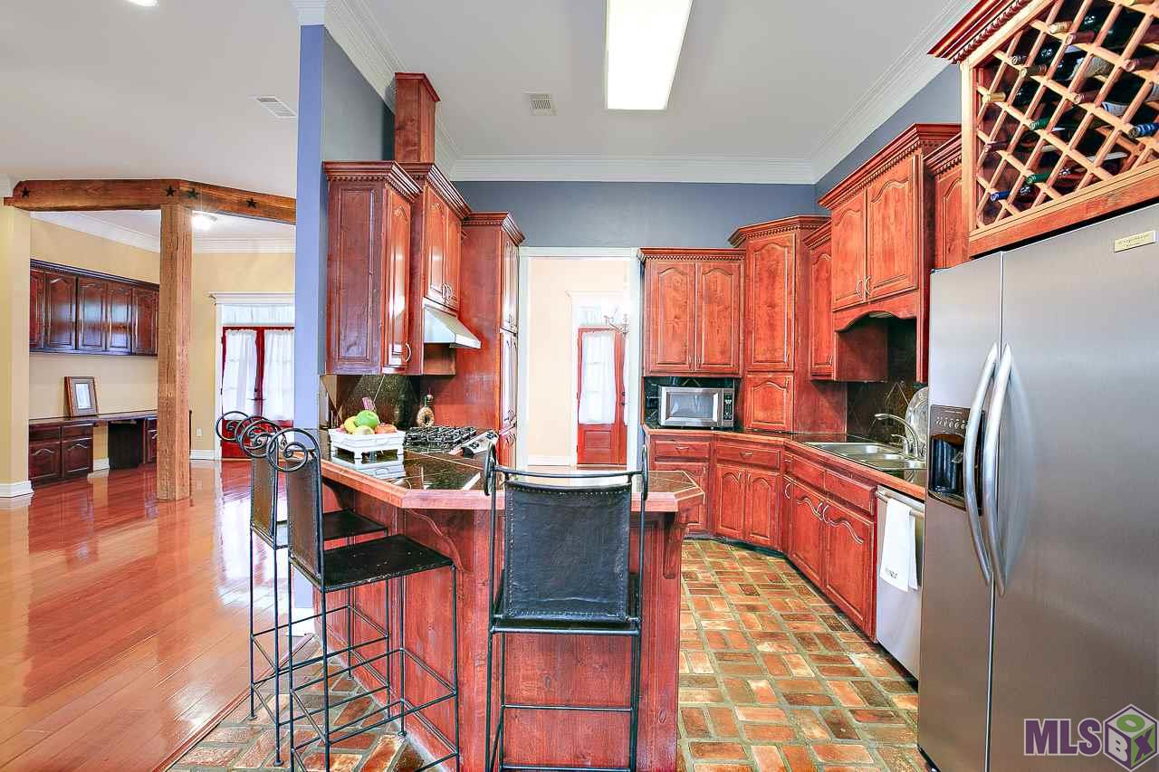 16208 Jay Road Prairieville, LA 70769 - Photo 4 of 12 Kitchen
