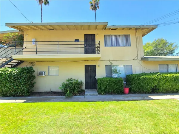 $1,775 | 1304 East Central Avenue, Redlands, CA 92374