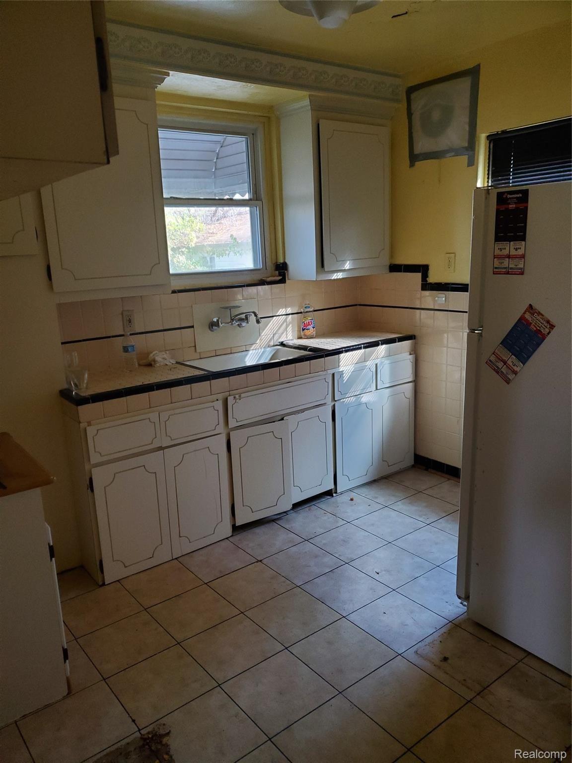 4410 Yorkshire Road Detroit, MI 48224 - Photo 10 of 17 20191101_150104.jpg