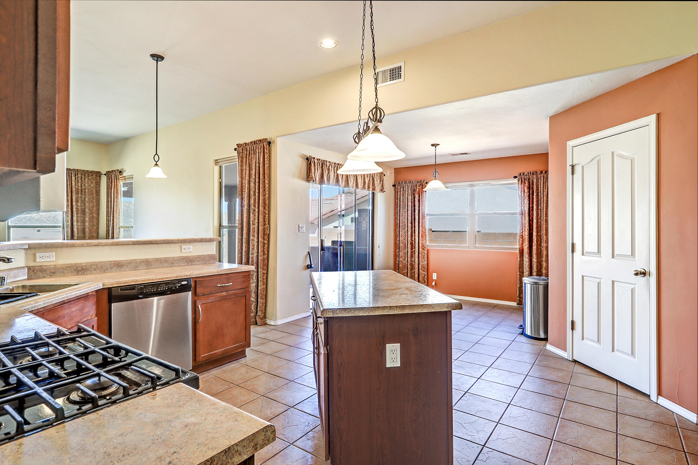 861 Loma Pinon Loop Rio Rancho, NM 87144 - Photo 5 of 32 Gallery Image 5