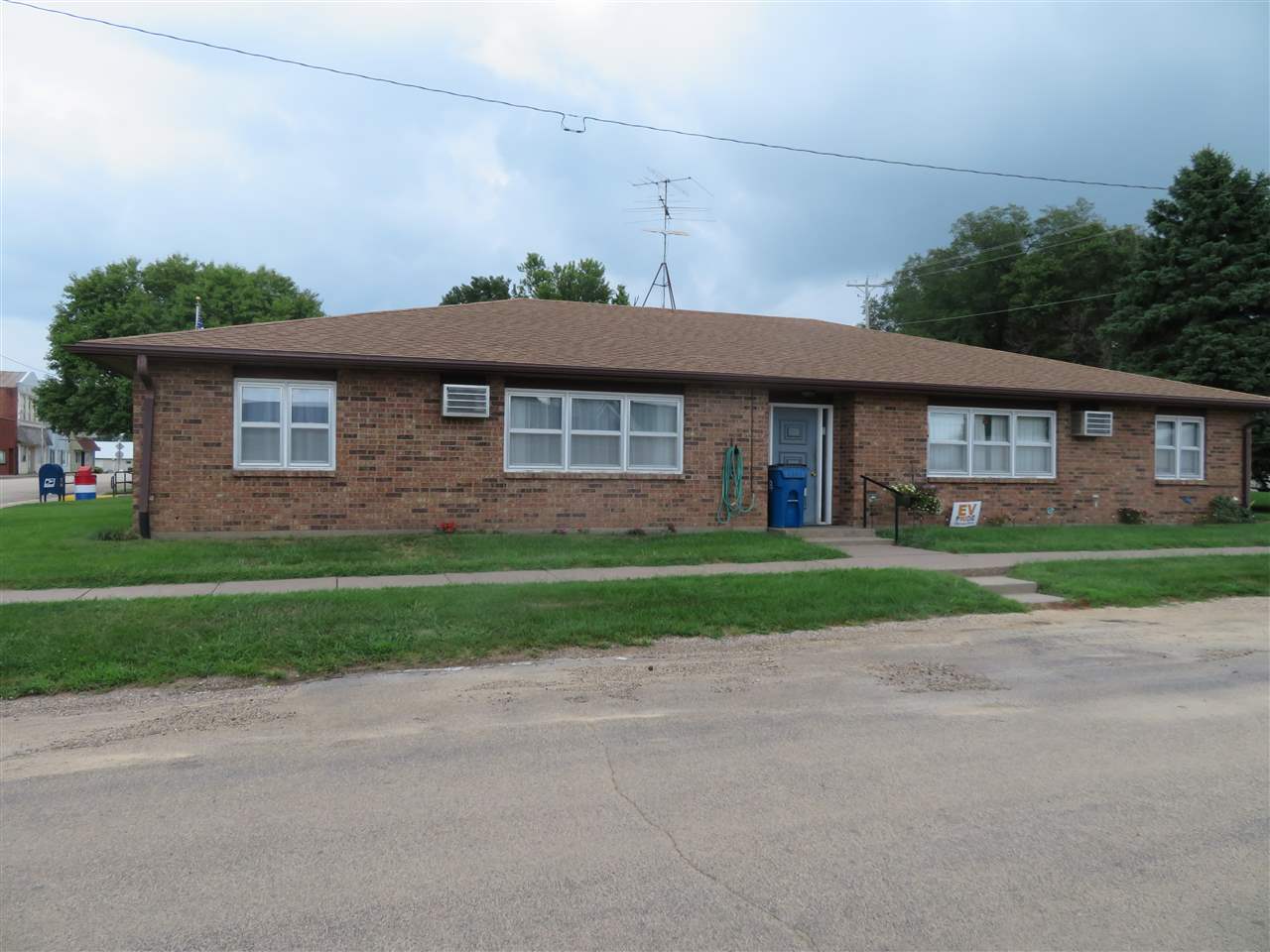 24 Forrest Street Miles, IA 52064 - Photo 1 of 6 Gallery Image 1