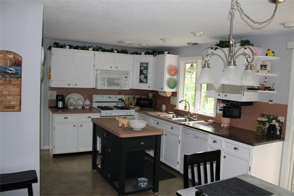 64 Fox Farm Road Feeding Hills, MA 01030 - Photo 3 of 19 Gallery Image 3