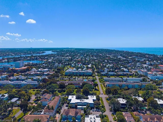 $750,000 | 505 Broad Avenue South, Unit 505, Naples, FL 34102