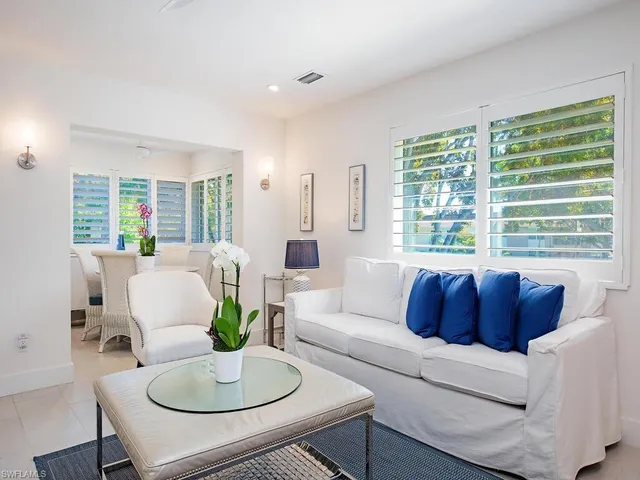 $750,000 | 505 Broad Avenue South, Unit 505, Naples, FL 34102