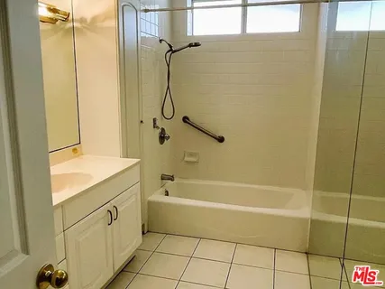 $3,500 | 755 North Kenmore Avenue, Los Angeles, CA 90029