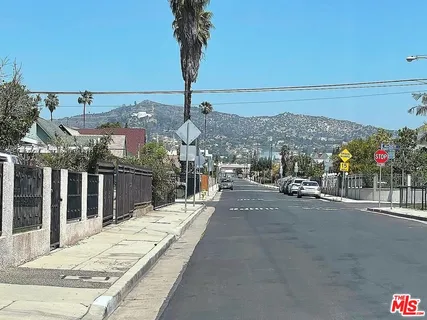 $3,500 | 755 North Kenmore Avenue, Los Angeles, CA 90029