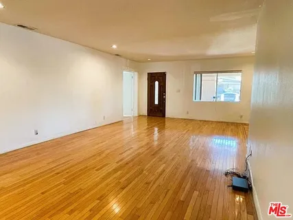 $3,500 | 755 North Kenmore Avenue, Los Angeles, CA 90029