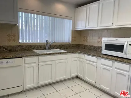 $3,500 | 755 North Kenmore Avenue, Los Angeles, CA 90029