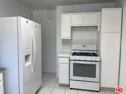 $3,500 | 755 North Kenmore Avenue, Los Angeles, CA 90029