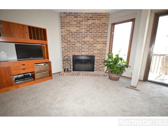 8980 Neill Lake Road, Unit B Eden Prairie, MN 55347 - Photo 6 of 18 Gallery Image 6
