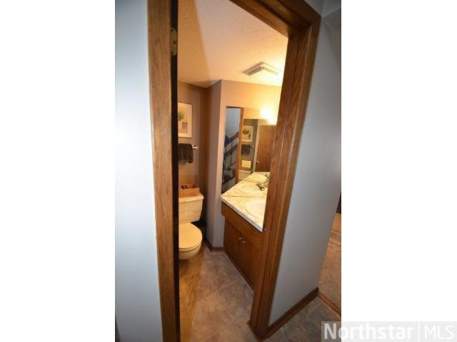 8980 Neill Lake Road, Unit B Eden Prairie, MN 55347 - Photo 9 of 18 Gallery Image 9